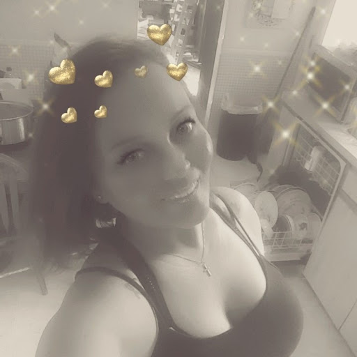 Candice Hopkins Photo 36