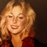 Laura Sutherland Photo 12