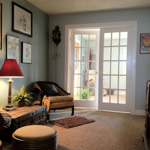 Laura Swenson Photo 28