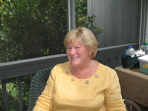 Ellen Jones Photo 27