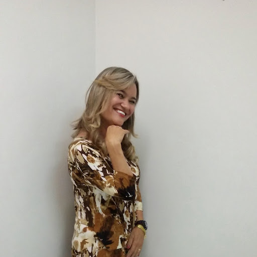 Silvia Almeida Photo 9