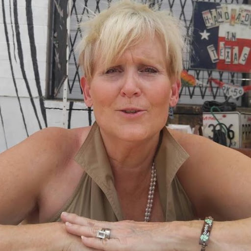 Julie Howard Photo 18