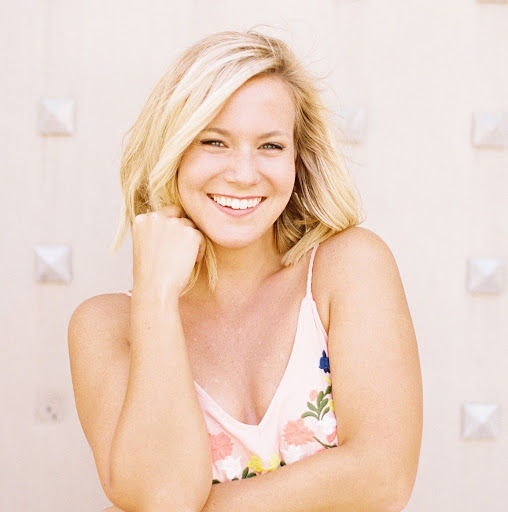 Julie Murphy Photo 11