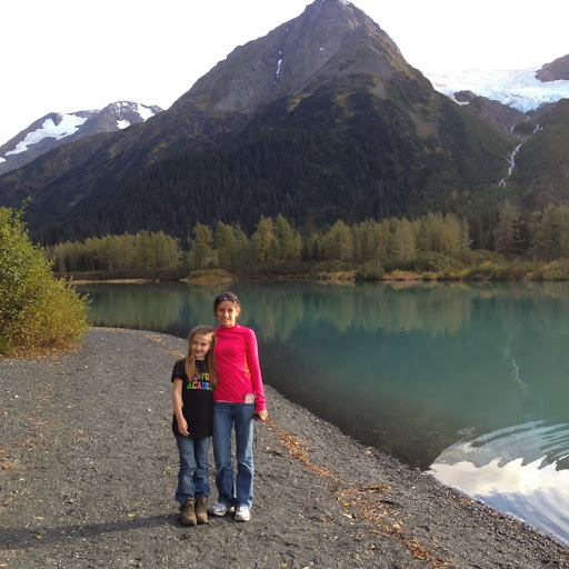 Beth Armstrong Photo 19