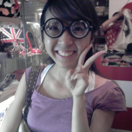 Rebecca Phelps Photo 13