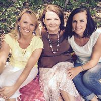 Julie Grubbs Photo 33