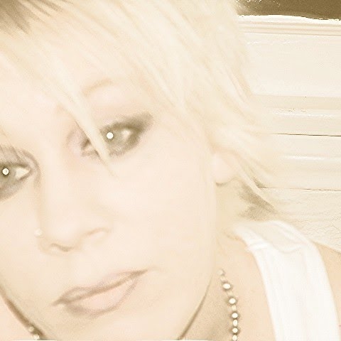 Michele Richardson Photo 34