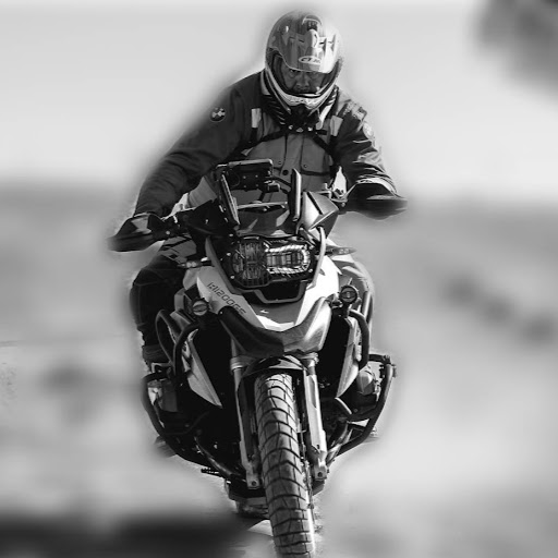 Alvaro Mora Photo 23