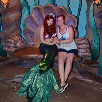 Erin Burkett Photo 7
