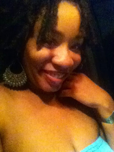 Emily Mitchell Photo 25