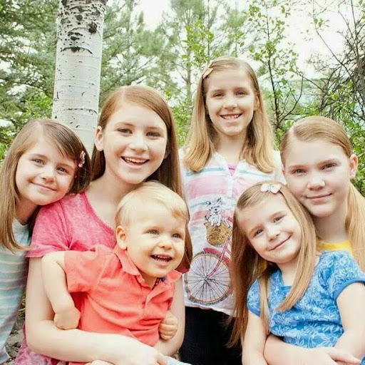 Amy Hatch Photo 18
