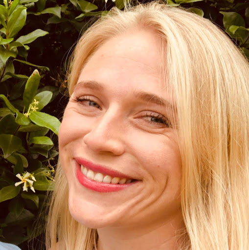 Emma Webber Photo 12