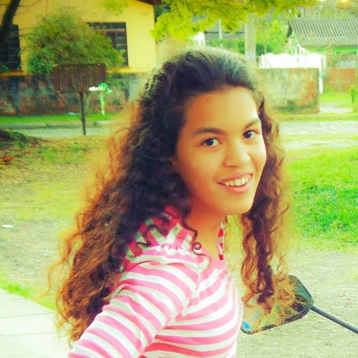 Julia Olivera Photo 12