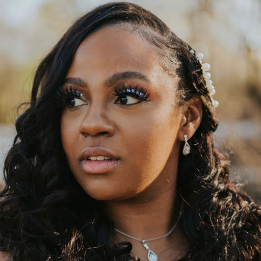 Shaniqua Moore Photo 32