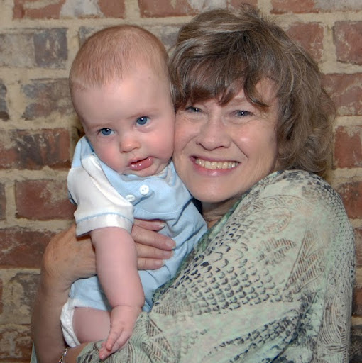 Ellen Hudson Photo 18