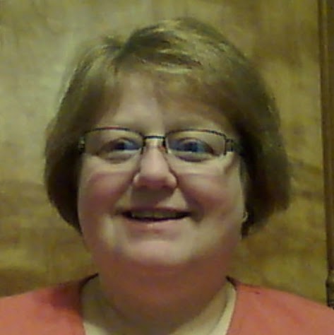 Ellen Hudson Photo 17
