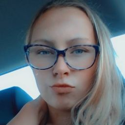 Anna Hoffman Photo 13