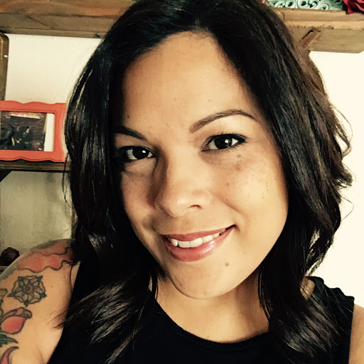 Julie Saunders Photo 23