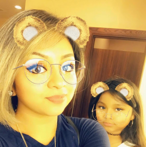 Elizabeth Robles Photo 17