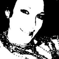 Jennifer Holt Photo 6