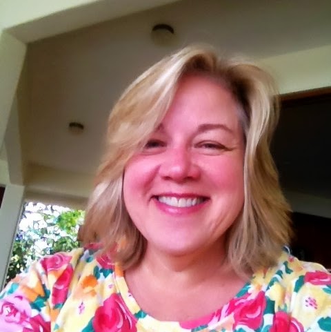 Ellen Davis Photo 21