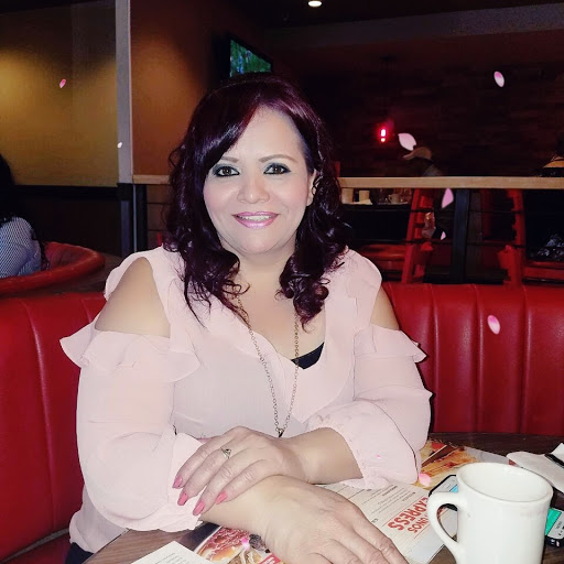 Sandra Linares Photo 12