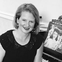 Jennifer Finch Photo 41