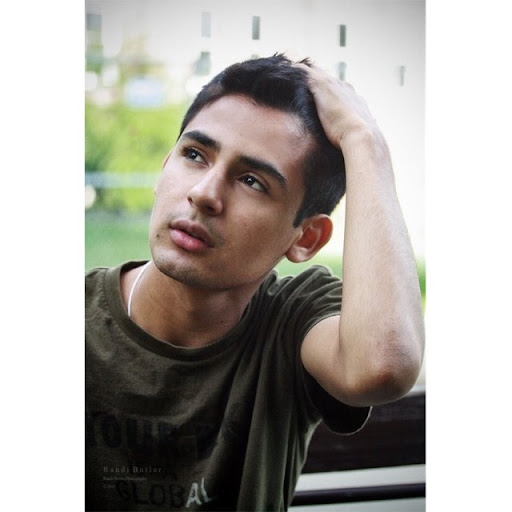 Chris Acevedo Photo 32