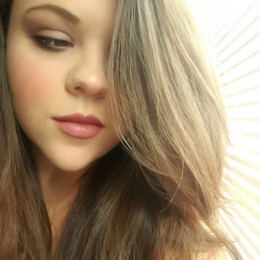 Kelly Randolph Photo 2