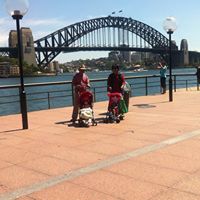 Elizabeth Paris Photo 6