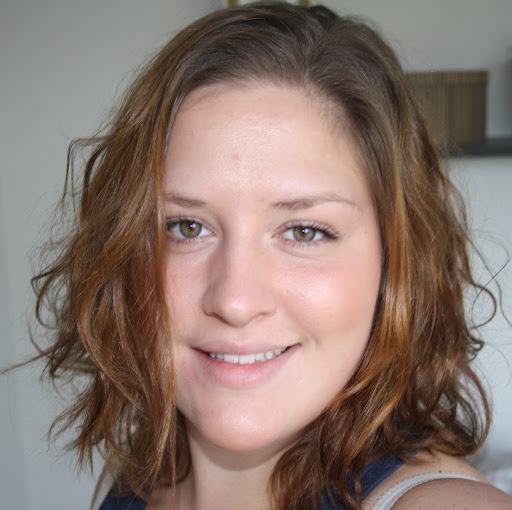 Julie Fischer Photo 32