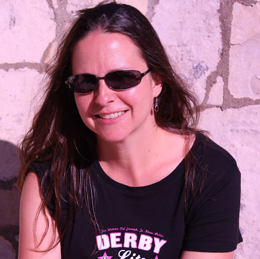 Victoria Andrews Photo 27