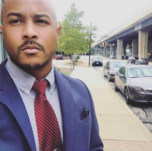 Derek Lindsey Photo 29