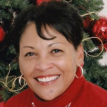 Renee Dixon Photo 21