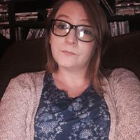 Julie Holton Photo 11