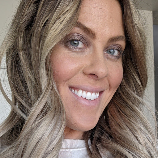 Caitlin Metzger Photo 9