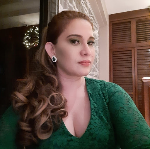 Julie Torres Photo 16