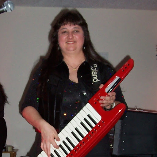 Lisa Whitaker Photo 13