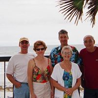 Laurie Peterson Photo 26