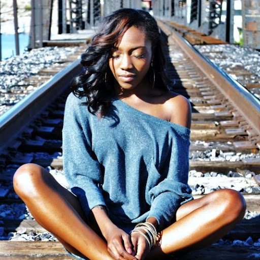 Eboni Williams Photo 29
