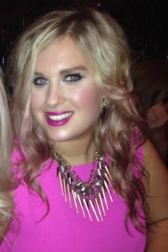 Kelly Leech Photo 13