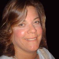 Robin Newcomb Photo 14