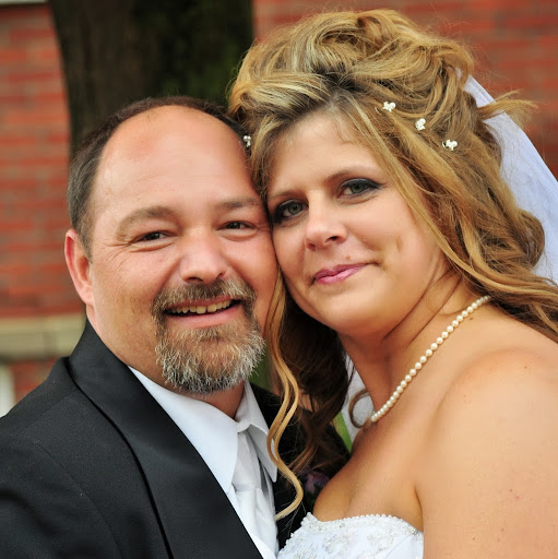 Julie Schroeder Photo 27