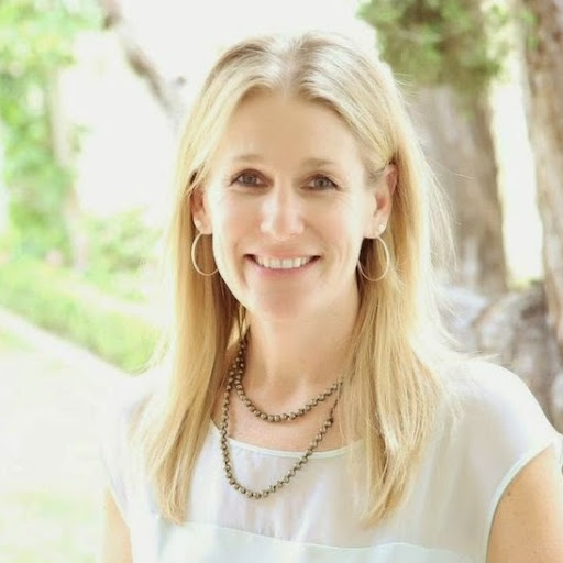 Julie Gardner Photo 37