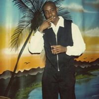 Ricardo Small Photo 3