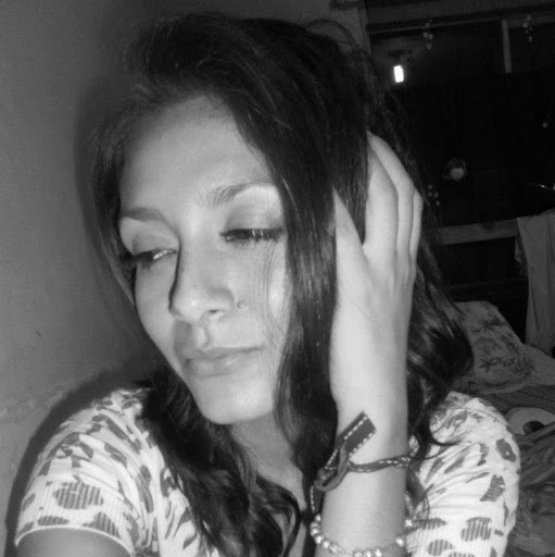 Edna Guzman Photo 15