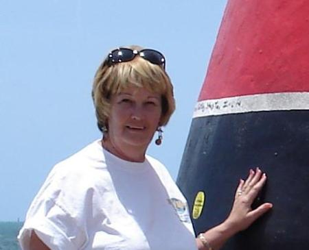 Linda Robinson Photo 45