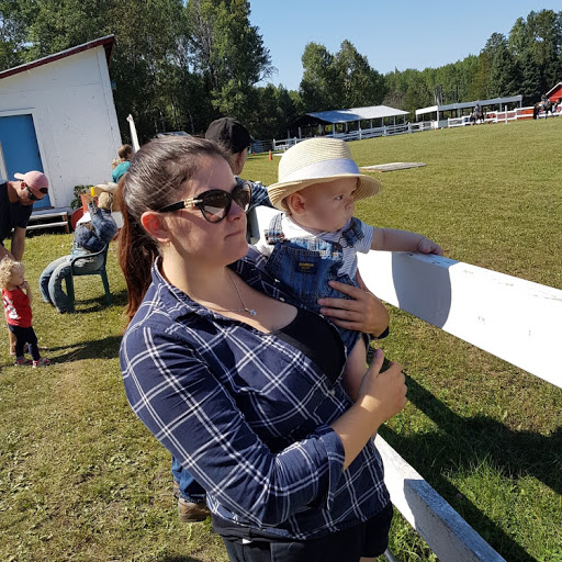 Lauren Mackay Photo 10