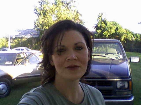 Melanie Holmes Photo 33