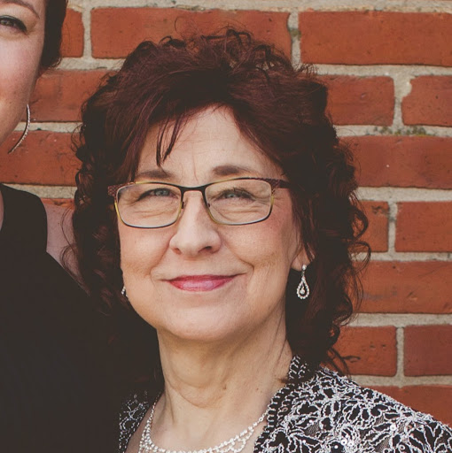 Constance Sweeney Photo 9